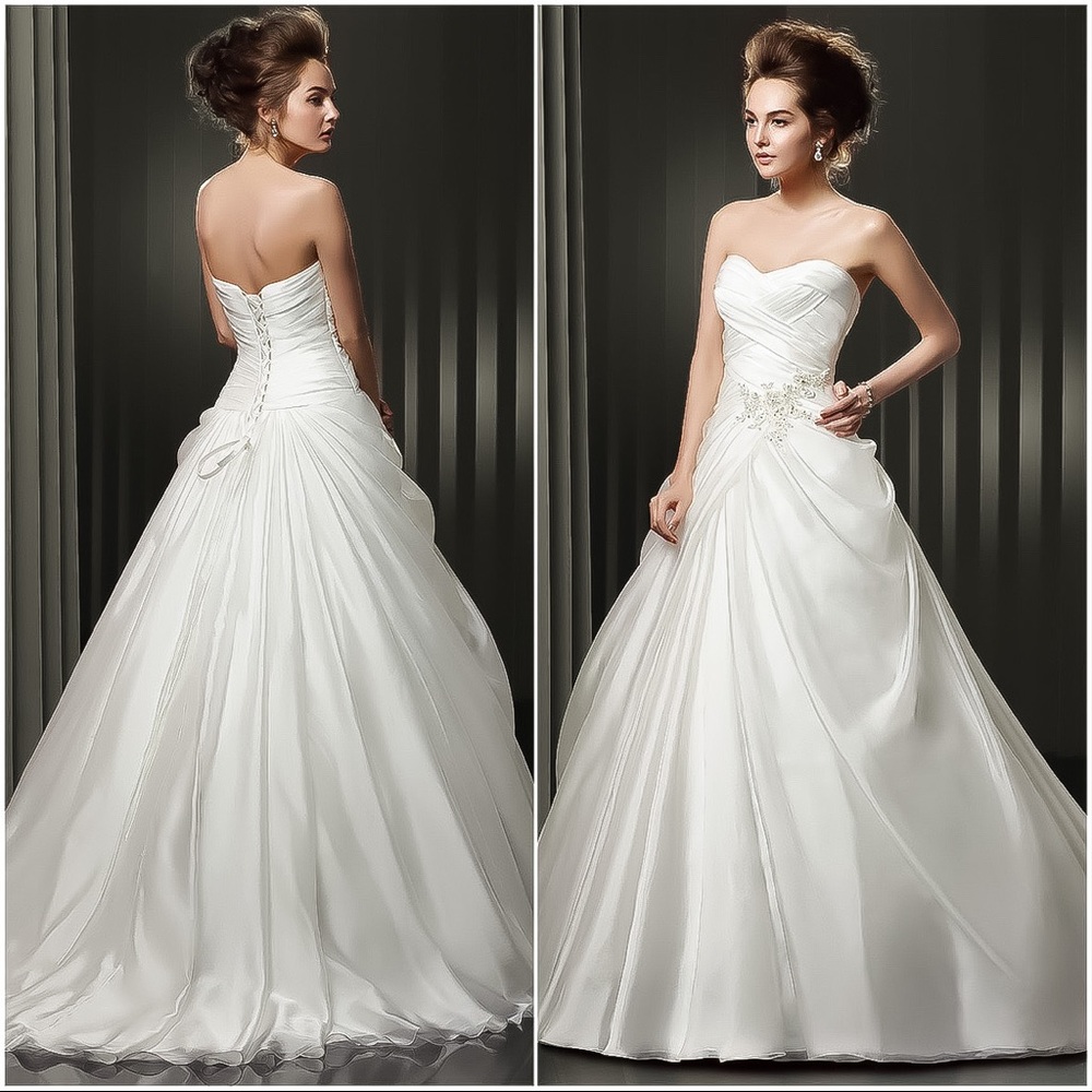 Beautiful Brand New Ivory Enzoani Wedding Dress